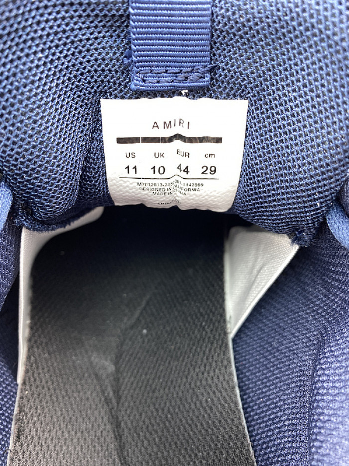 AR1M1 Low-Top Sneaker