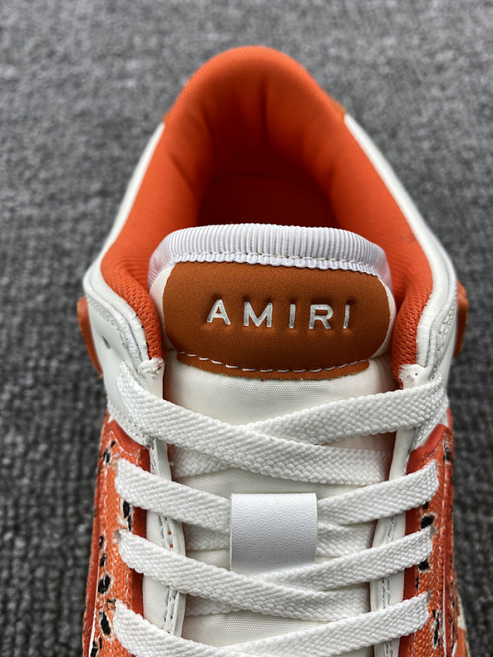 AR1M1 Low-Top Sneaker