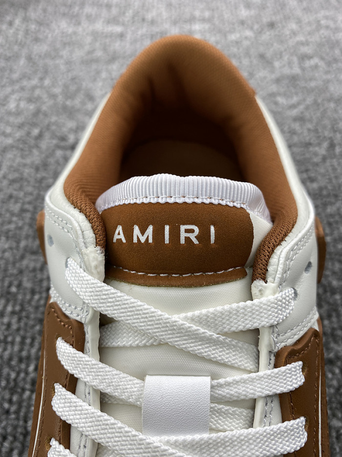 AR1M1 Low-Top Sneaker