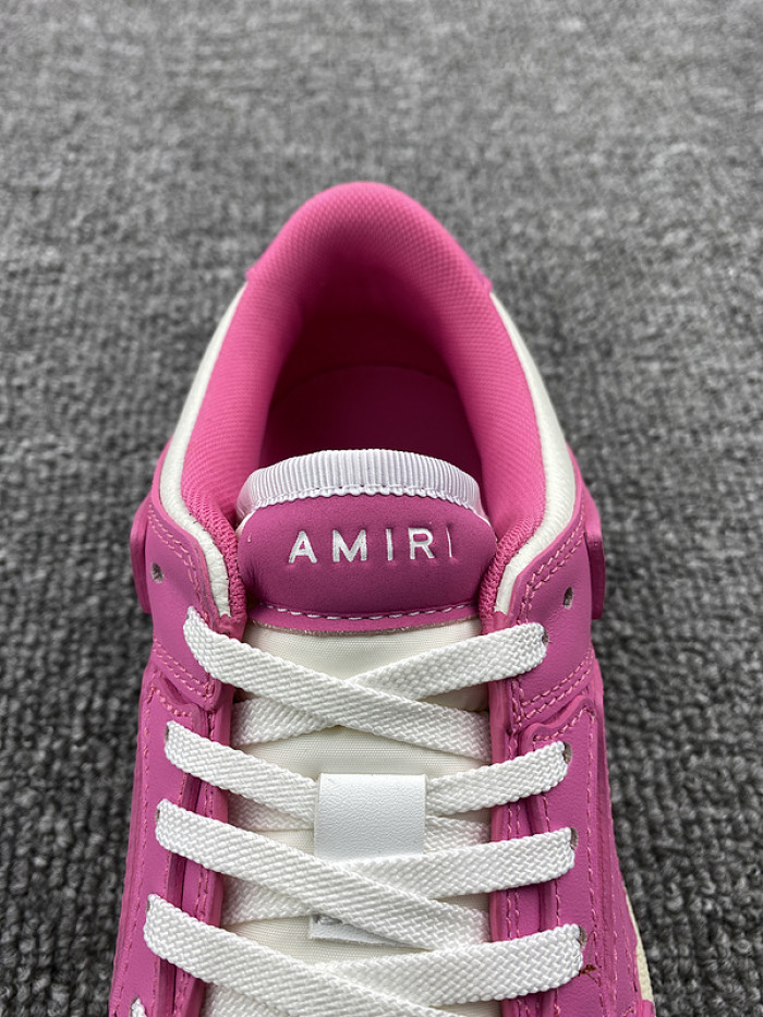 AR1M1 Low-Top Sneaker