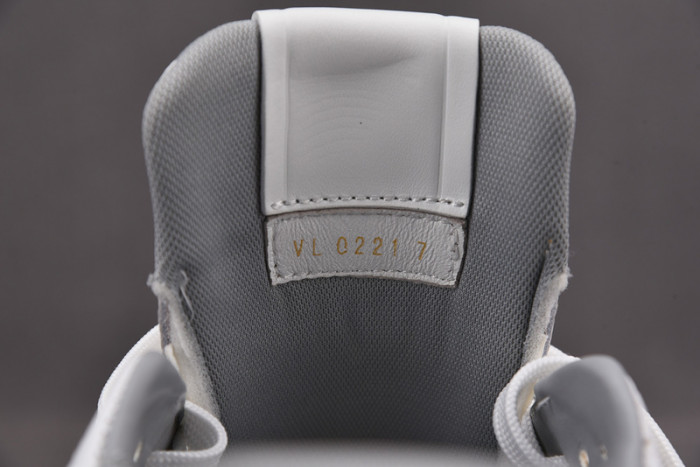 LV TRAINER SNEAKER LOW