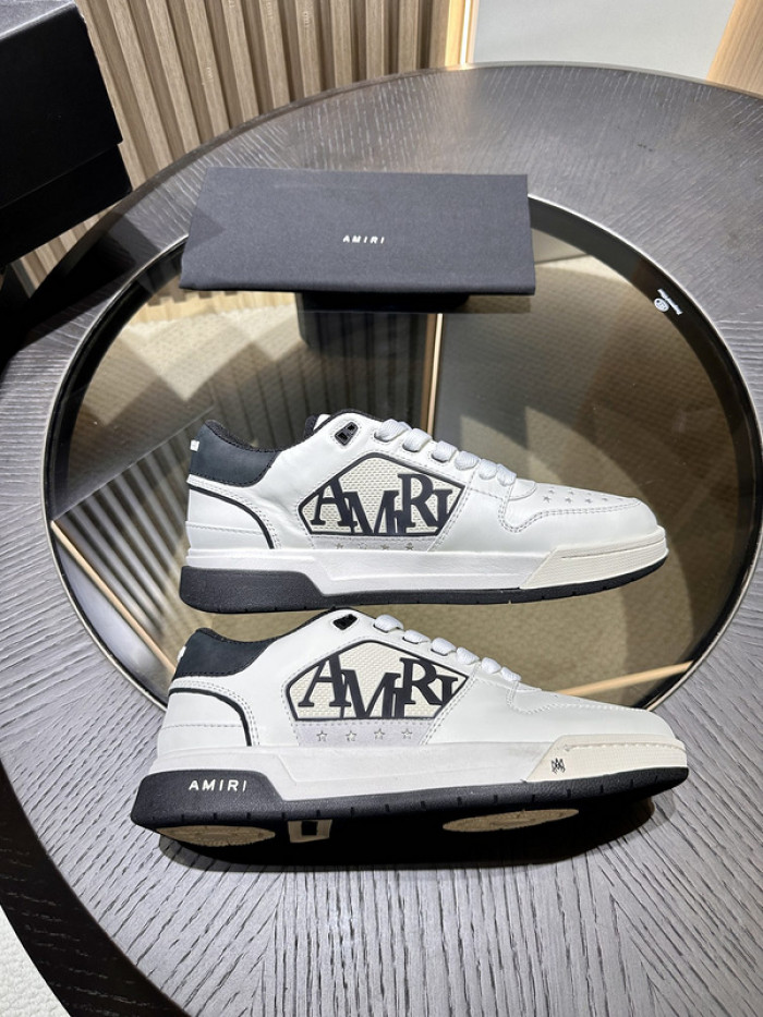 AR1M1 Low-Top Sneaker
