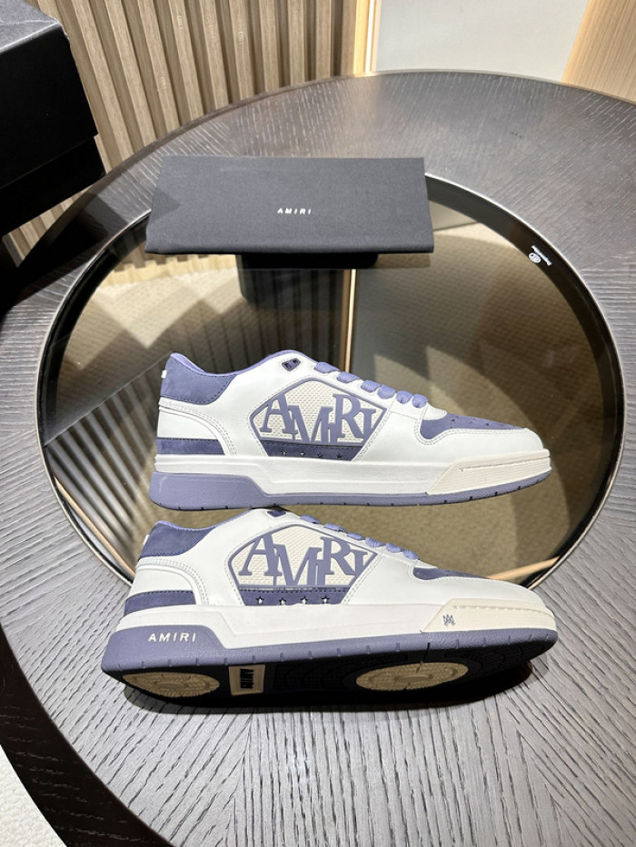 AR1M1 Low-Top Sneaker