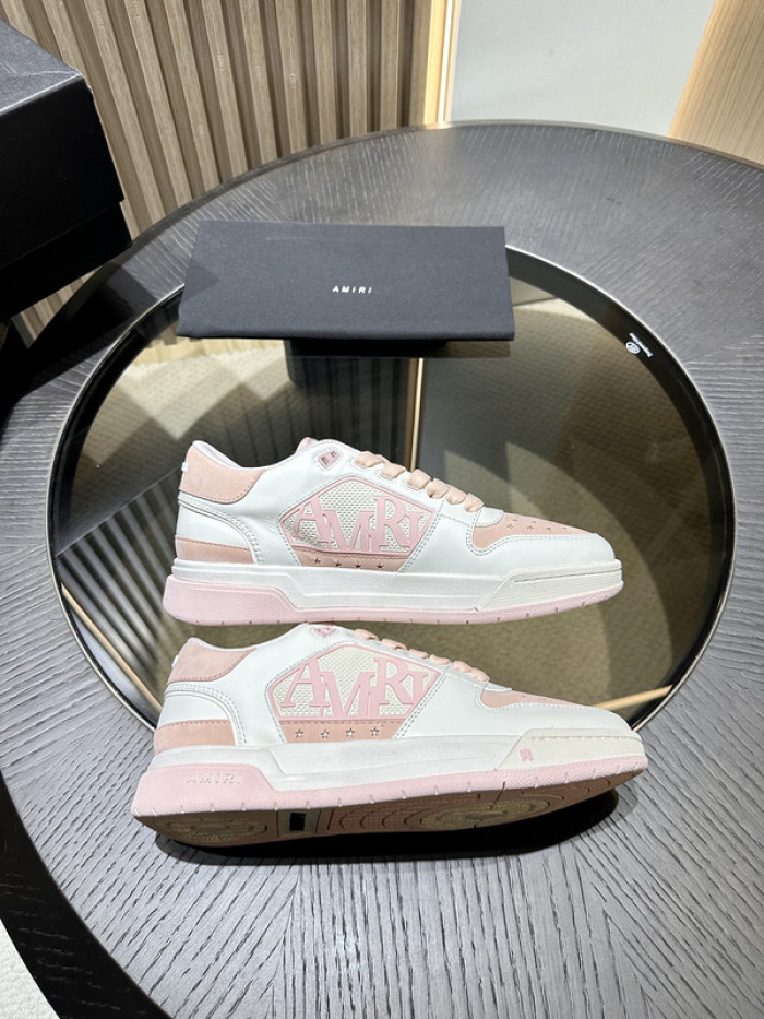 AR1M1 Low-Top Sneaker