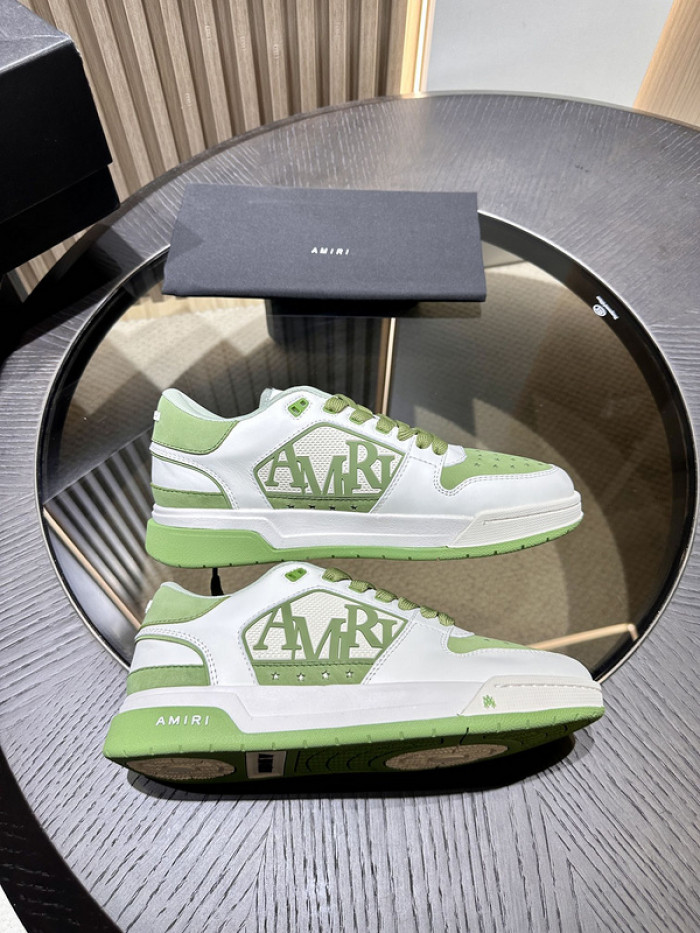 AR1M1 Low-Top Sneaker