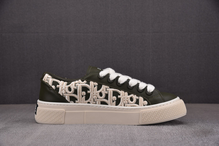DR B33 SNEAKER