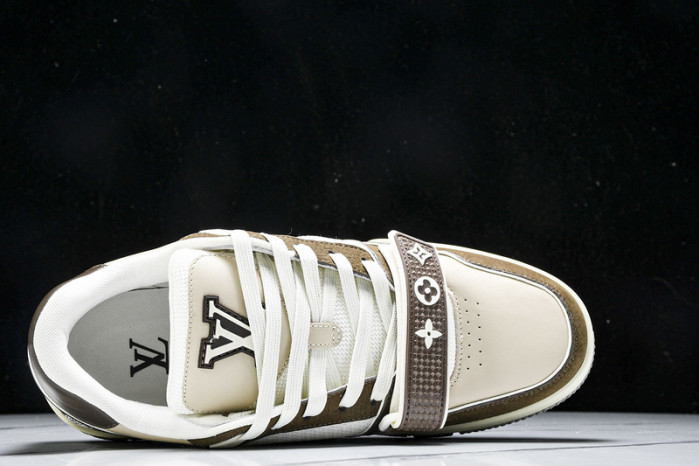 LV TRAINER SNEAKER 24051004
