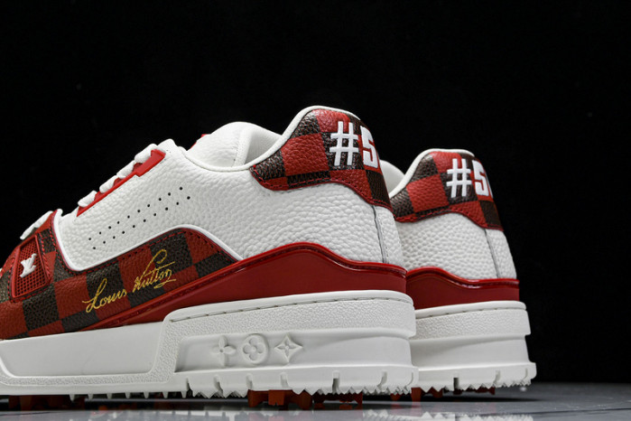 LV TRAINER SNEAKER 24070402