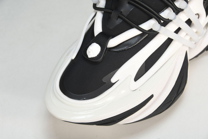BALMAIN LEATHER UNICORN LOW-TOP SNEAKER