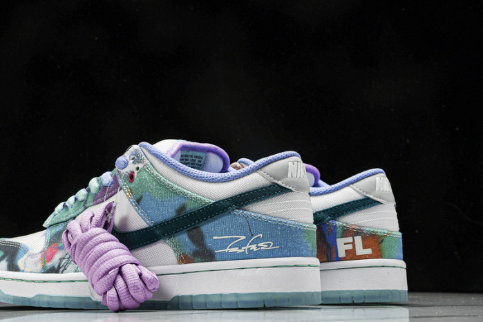 Nike SB Dunk Low Futura Laboratories Bleached Aqua HF6061-400