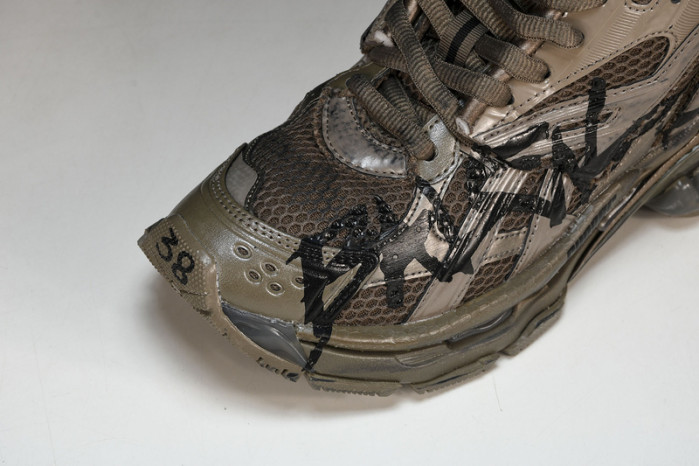 BLCG RUNNER SNEAKER 677402 W3RBQ 2010