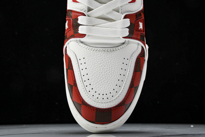 LV TRAINER SNEAKER 24070402