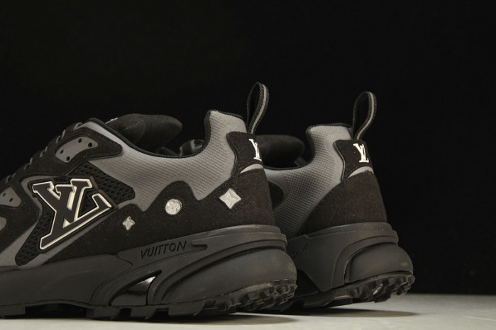 LV RUNNER TATIC SNEAKER 1A9UNT