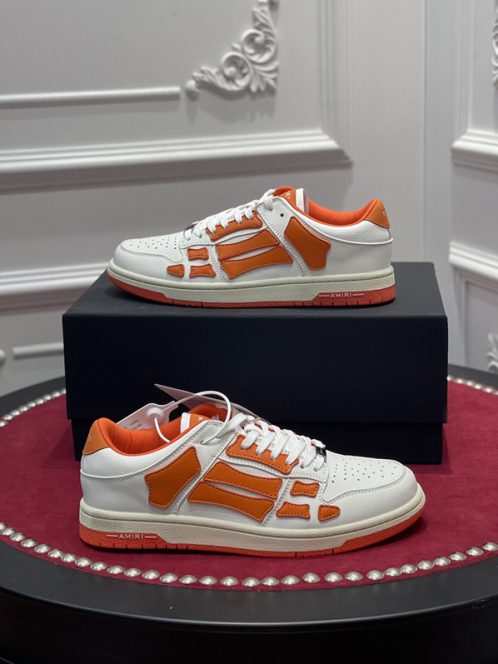 AR1M1 Low-Top Sneaker