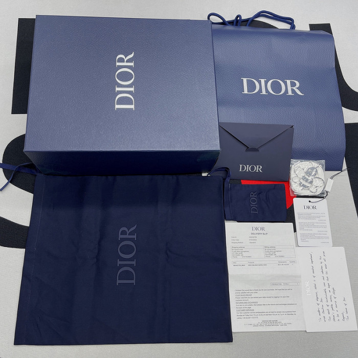 DR B30 Sneakers