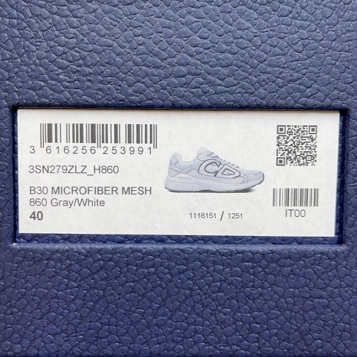 DR B30 Sneakers