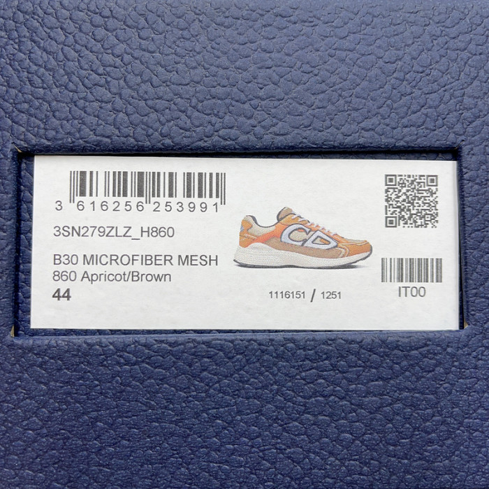 DR B30 Sneakers