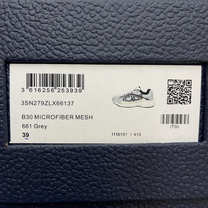 DR B30 Sneakers
