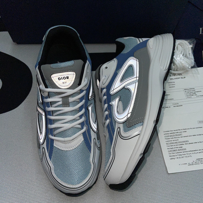 DR B30 Sneakers