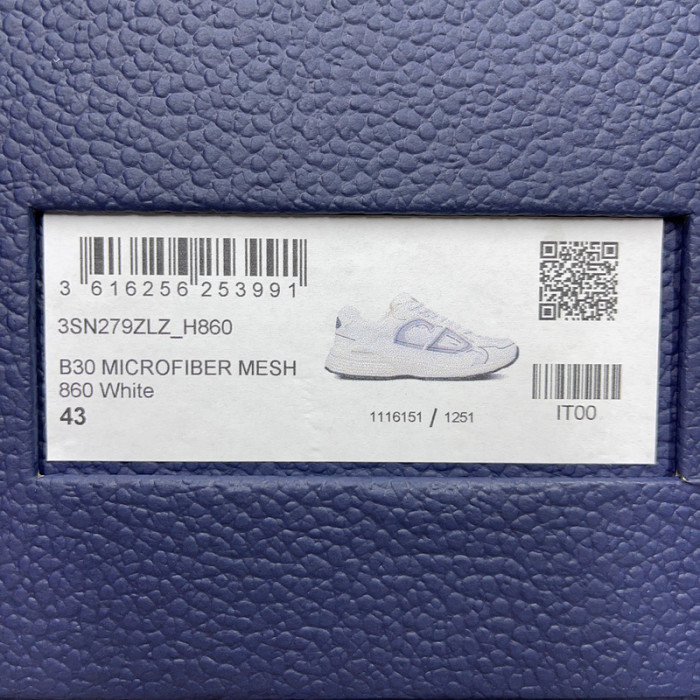 DR B30 Sneakers