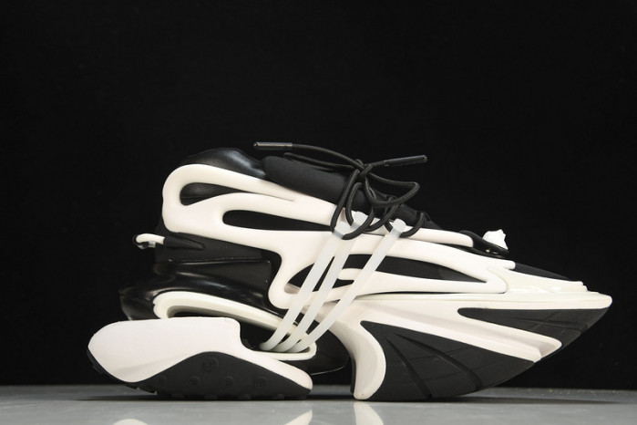 BALMAIN LEATHER UNICORN LOW-TOP SNEAKER