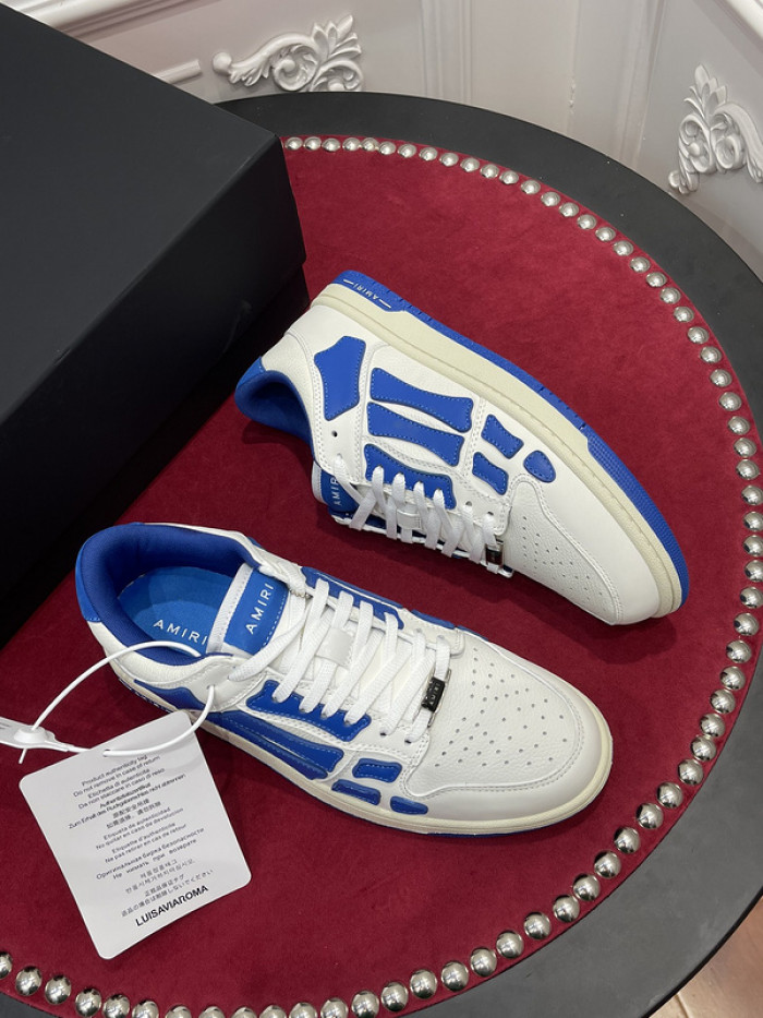 AR1M1 Low-Top Sneaker