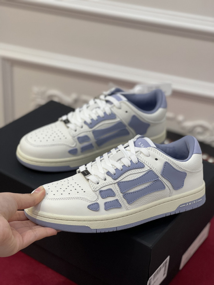 AR1M1 Low-Top Sneaker