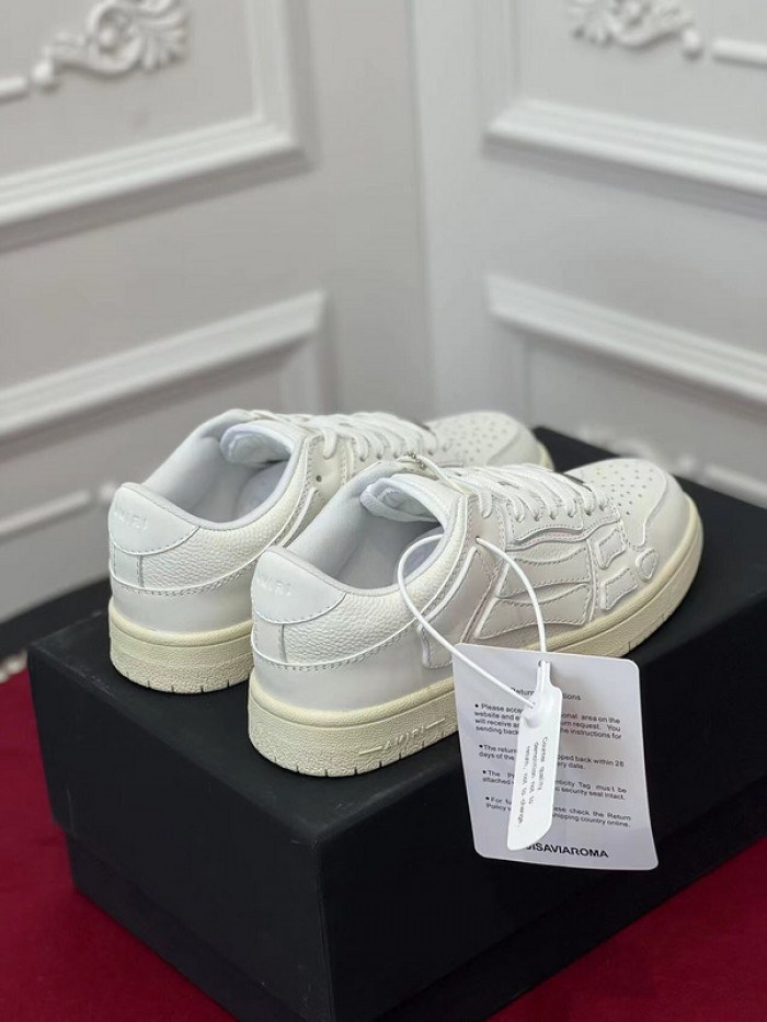 AR1M1 Low-Top Sneaker