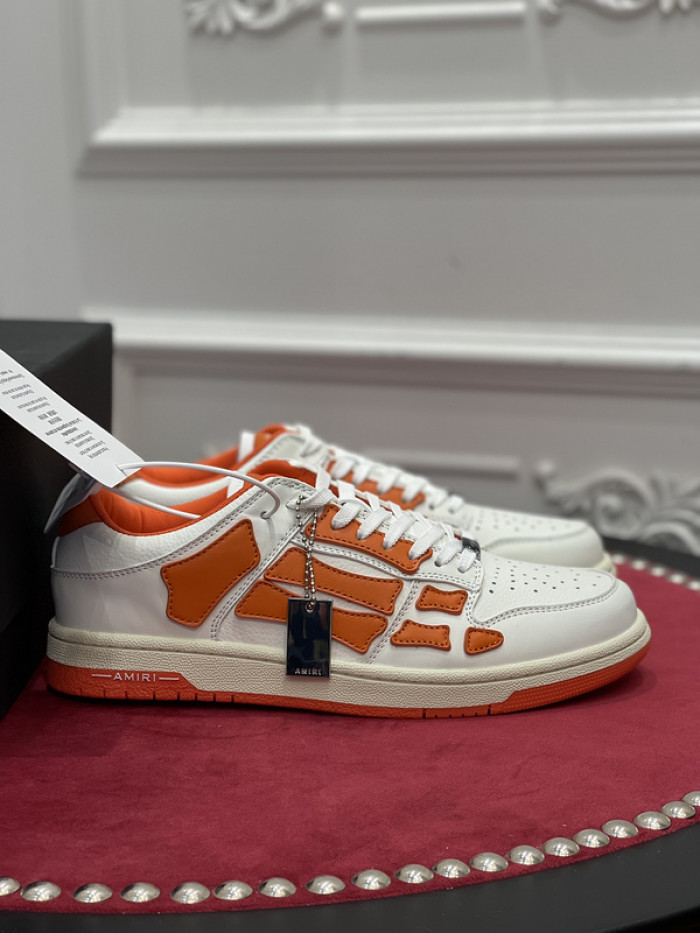 AR1M1 Low-Top Sneaker