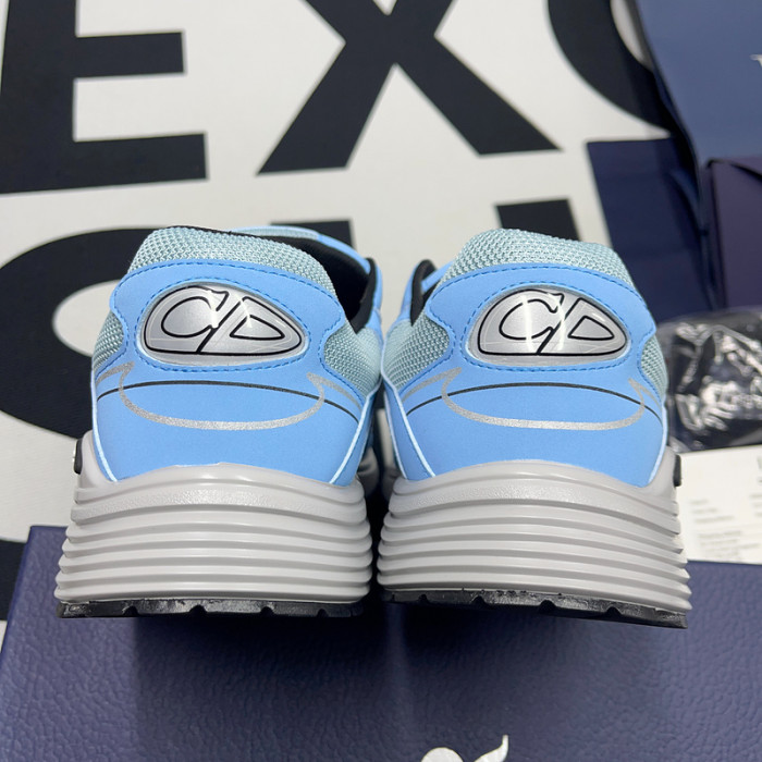 DR B30 Sneakers