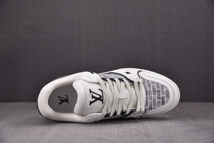 LV TRAINER SNEAKER