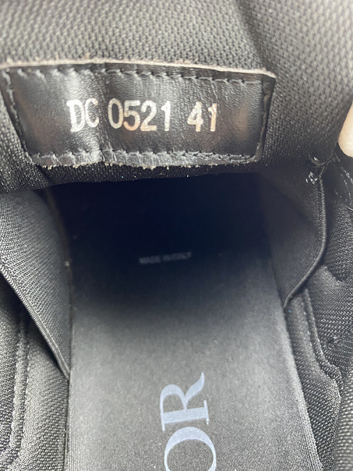 DR B30 Sneakers