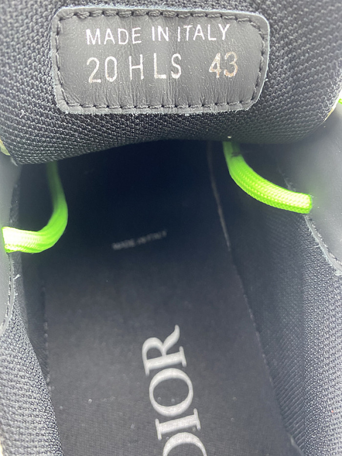DR B22 SNEAKER