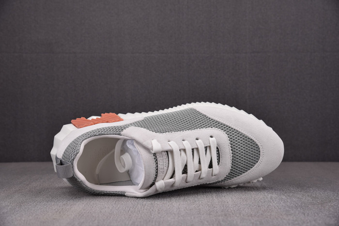 H**mes bouncing sneaker