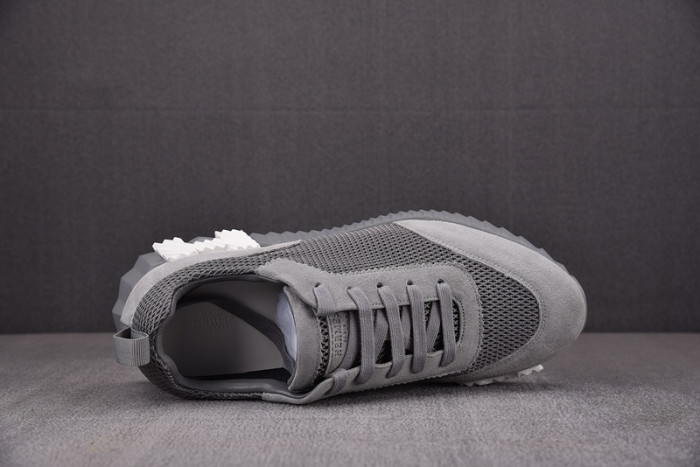H**mes bouncing sneaker