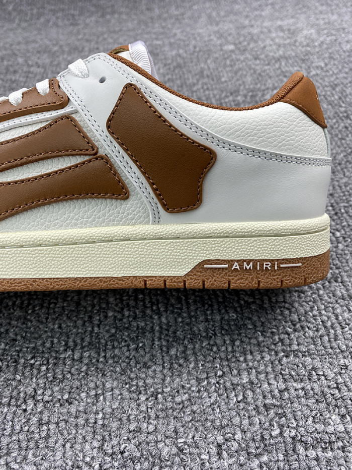 AR1M1 Low-Top Sneaker