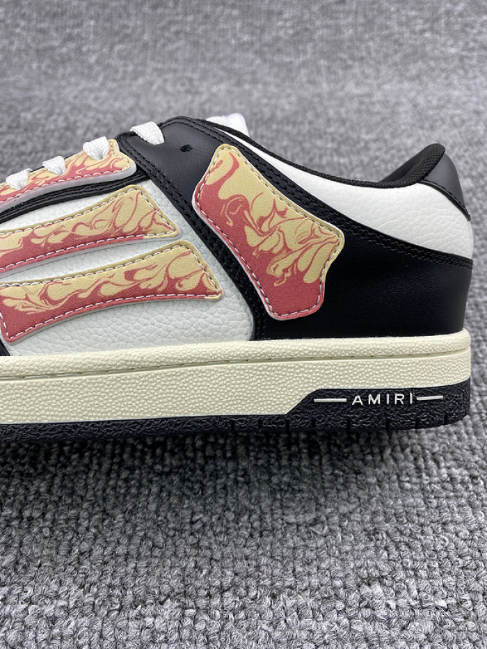 AR1M1 Low-Top Sneaker