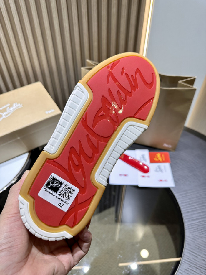 CLBSNEAKER