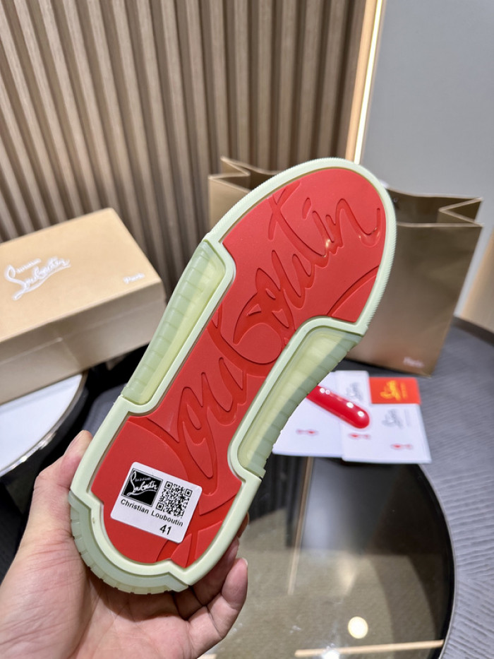 CLBSNEAKER