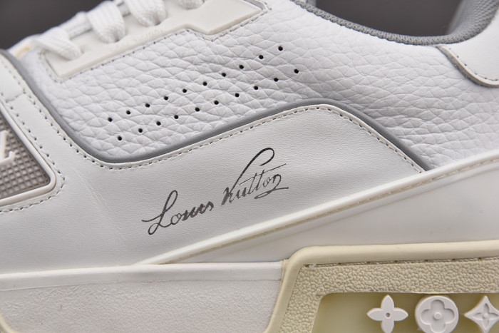 LV TRAINER SNEAKER LOW