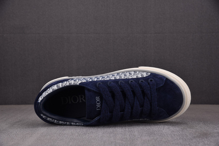 DR B33 SNEAKER