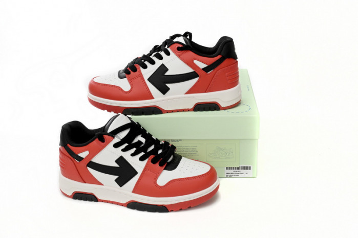 OFF-WHITE SNEAKER