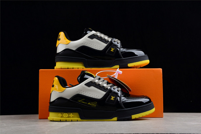 LV TRAINER SNEAKER LOW