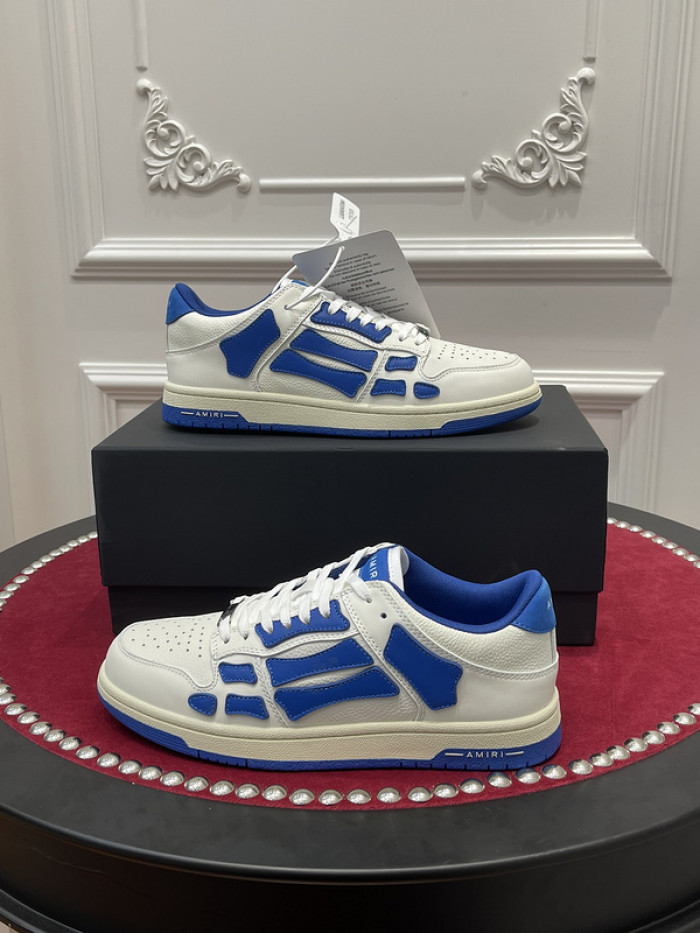 AR1M1 Low-Top Sneaker