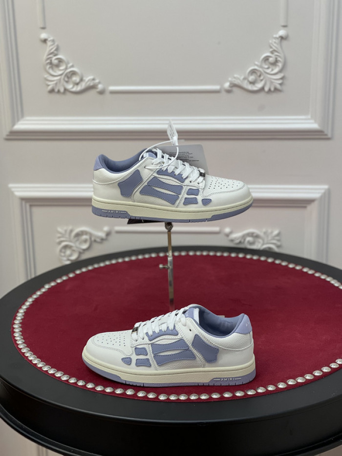 AR1M1 Low-Top Sneaker