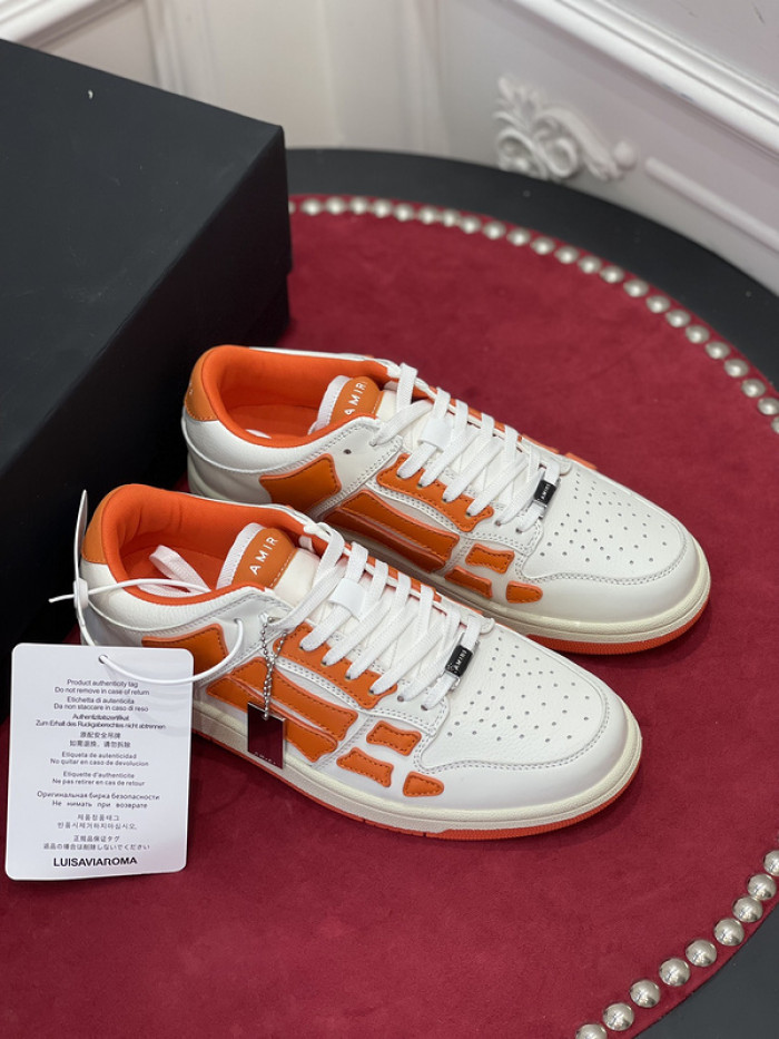 AR1M1 Low-Top Sneaker