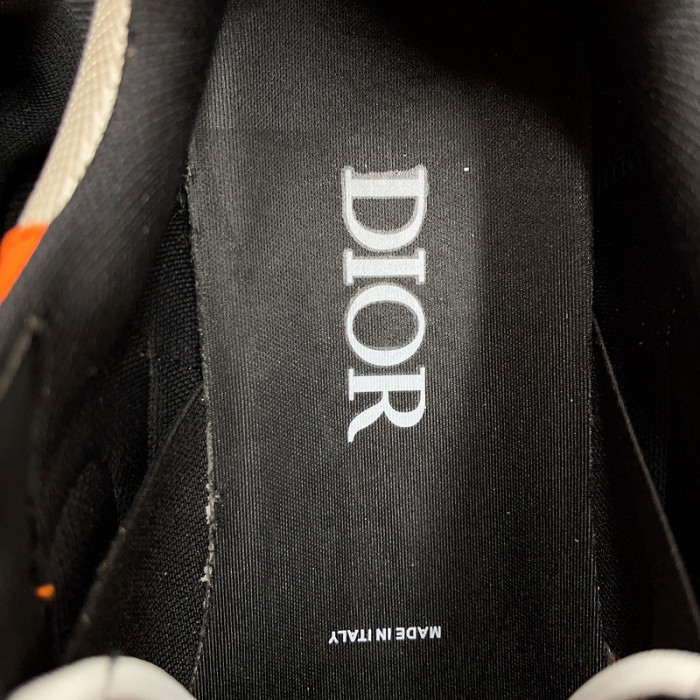 DR B30 Sneakers
