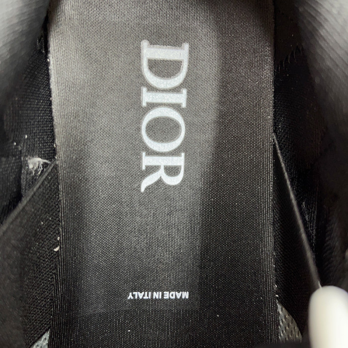 DR B30 Sneakers