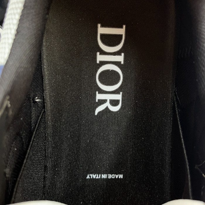 DR B30 Sneakers