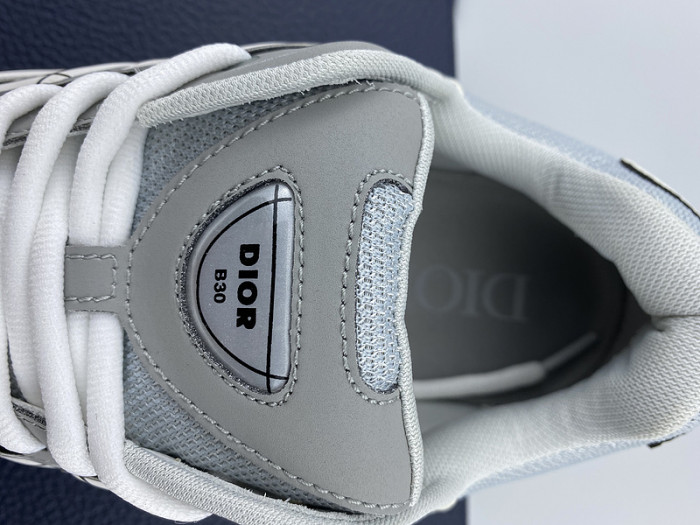 DR B30 Sneakers